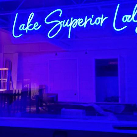 Chequamegon Lake Superior Lodge ベイフィールド エクステリア 写真