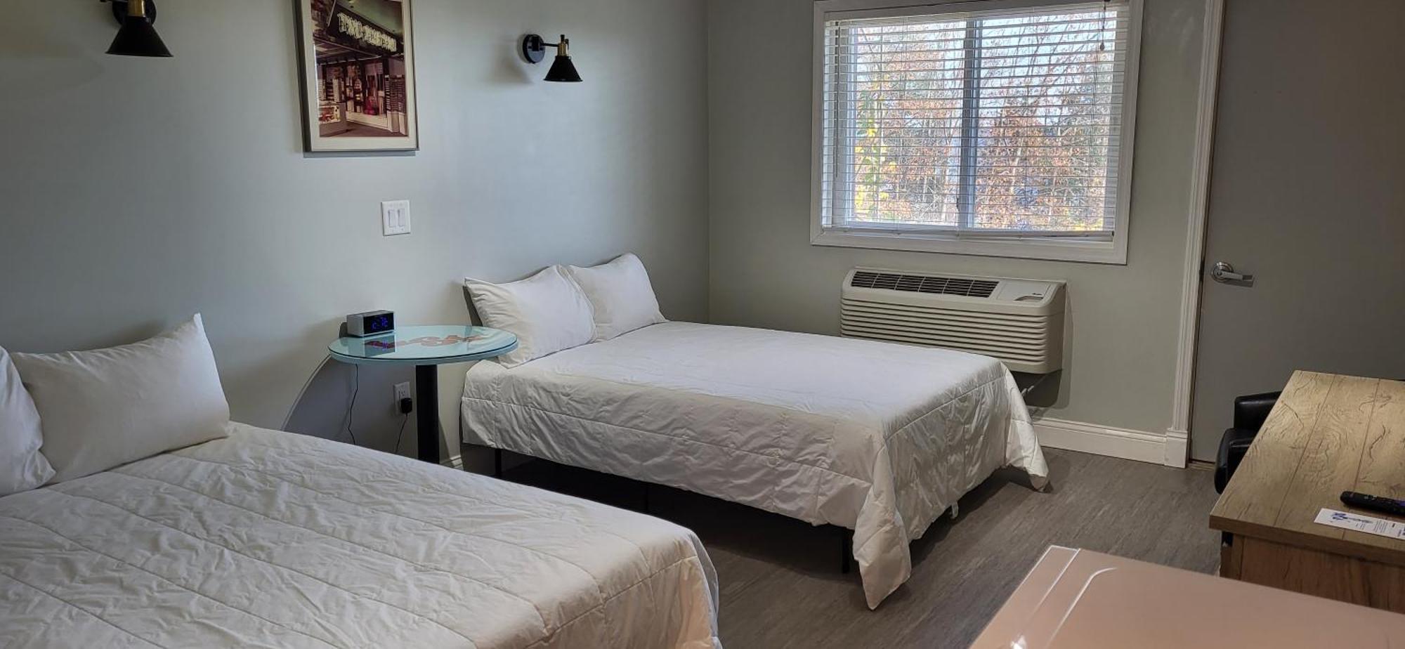Chequamegon Lake Superior Lodge ベイフィールド エクステリア 写真