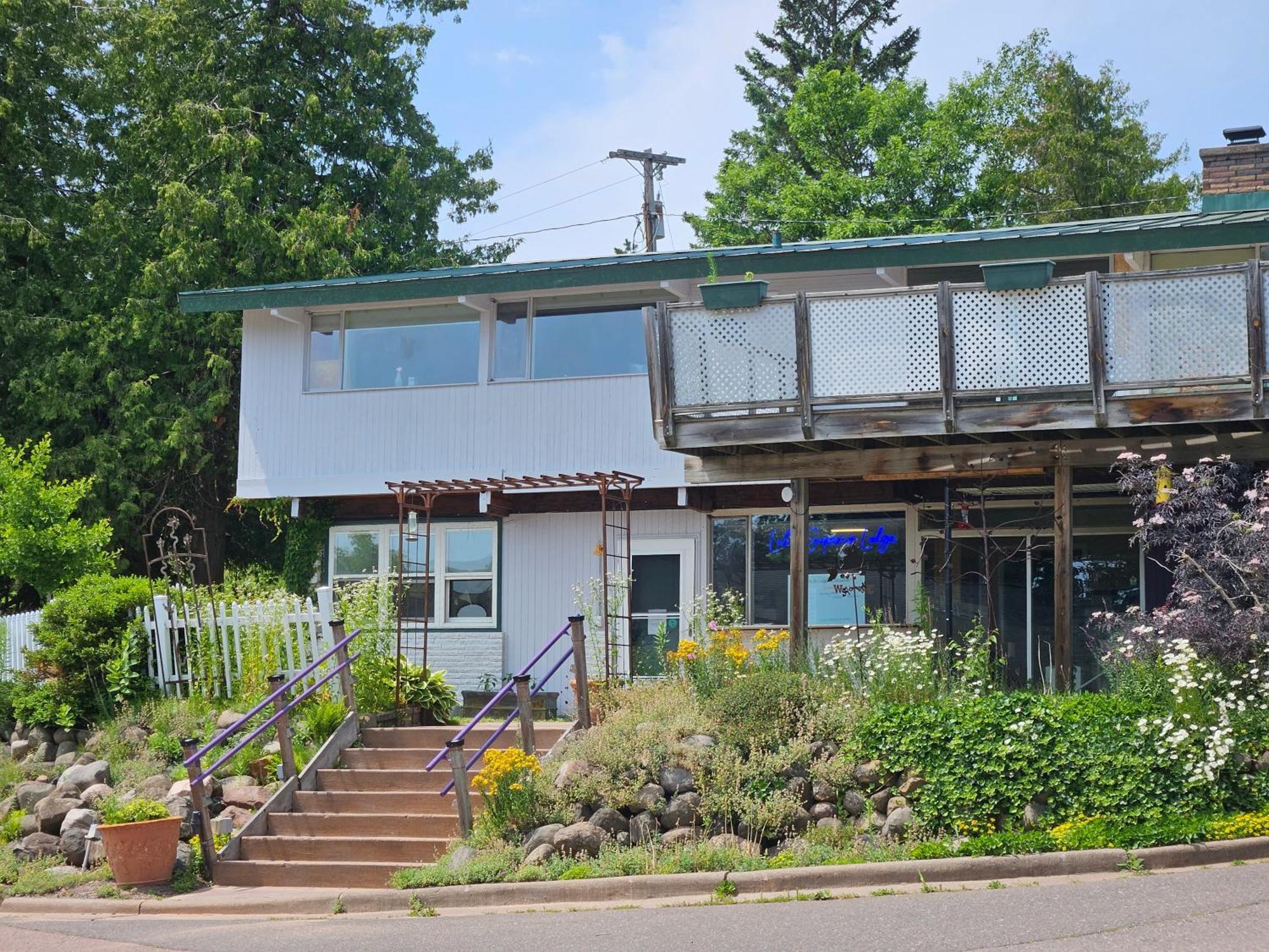 Chequamegon Lake Superior Lodge ベイフィールド エクステリア 写真