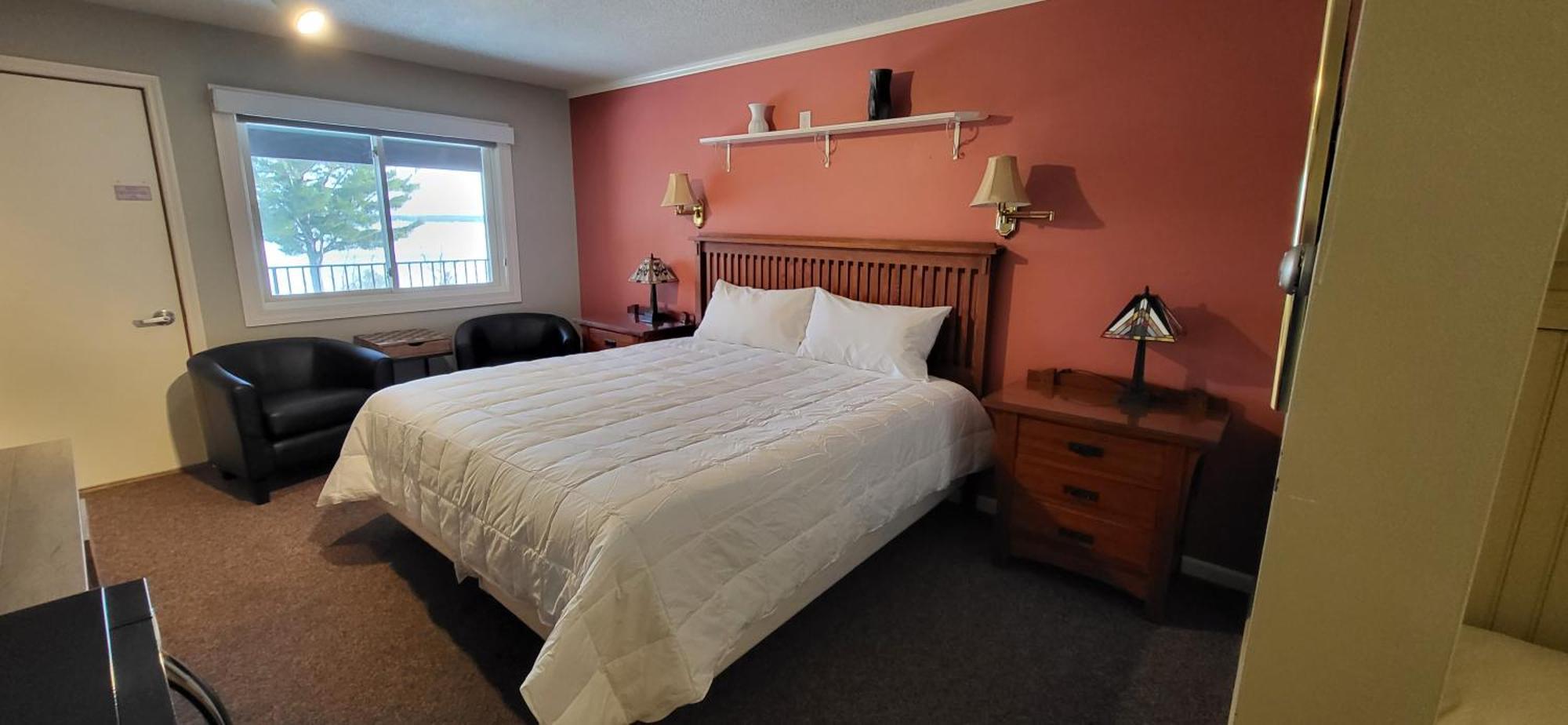 Chequamegon Lake Superior Lodge ベイフィールド エクステリア 写真
