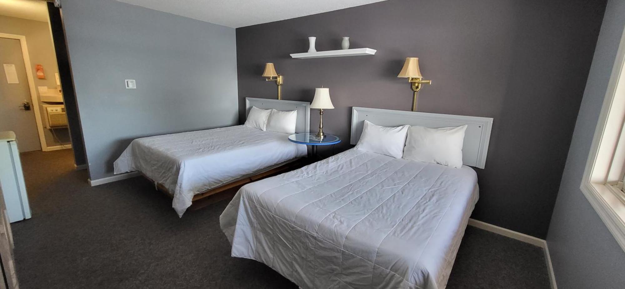 Chequamegon Lake Superior Lodge ベイフィールド エクステリア 写真