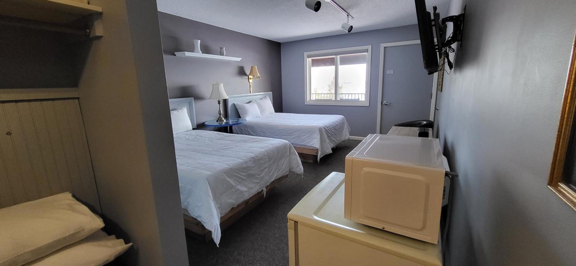 Chequamegon Lake Superior Lodge ベイフィールド エクステリア 写真