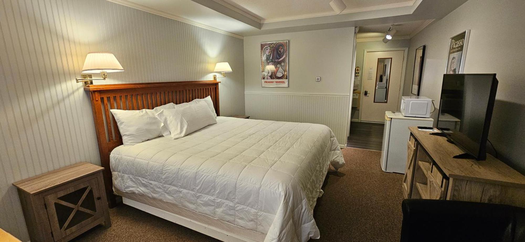 Chequamegon Lake Superior Lodge ベイフィールド エクステリア 写真