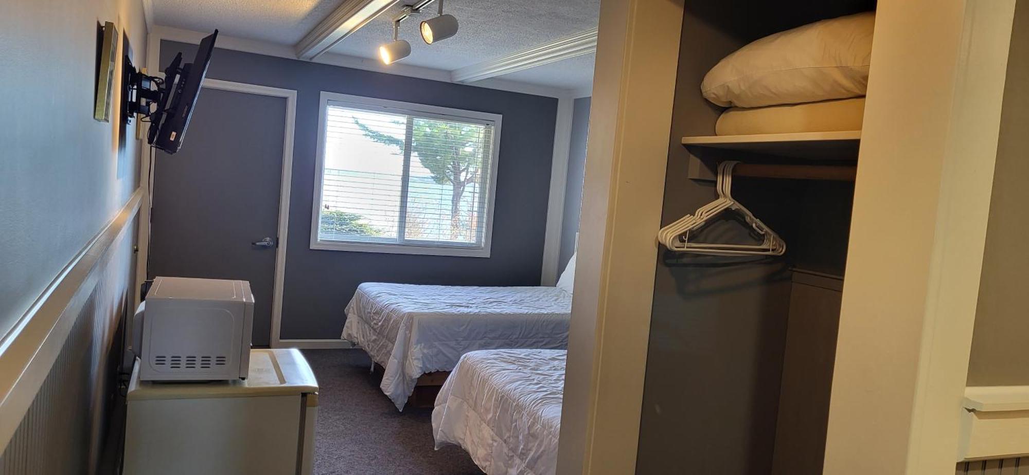 Chequamegon Lake Superior Lodge ベイフィールド エクステリア 写真