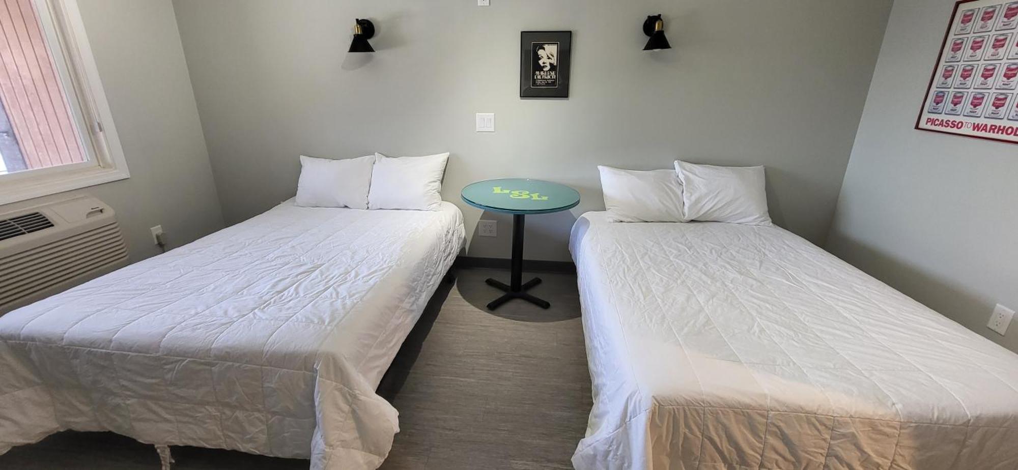 Chequamegon Lake Superior Lodge ベイフィールド エクステリア 写真