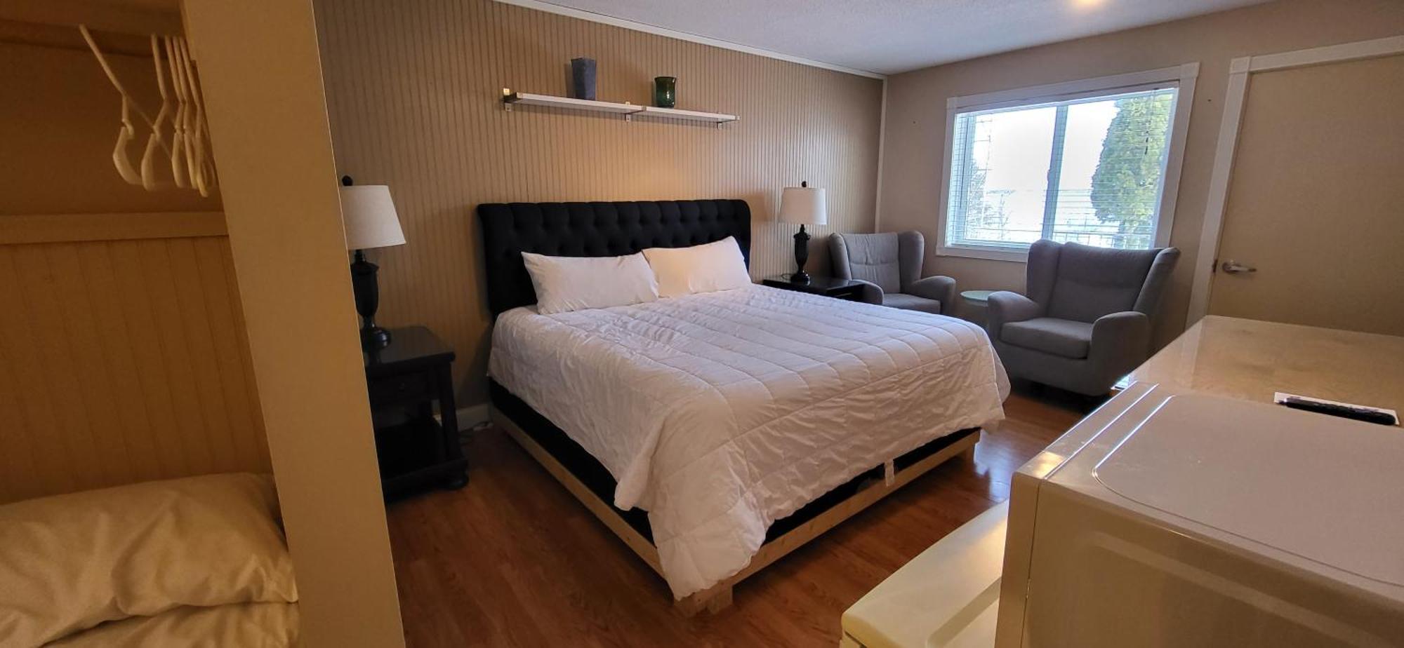 Chequamegon Lake Superior Lodge ベイフィールド エクステリア 写真